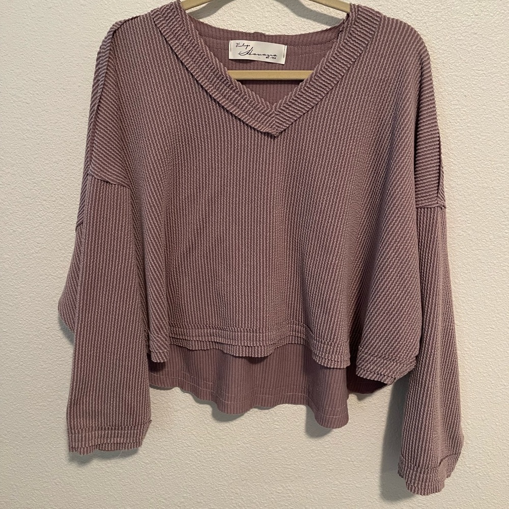 Women’s Vintage Havana brand v neck long sleeve top